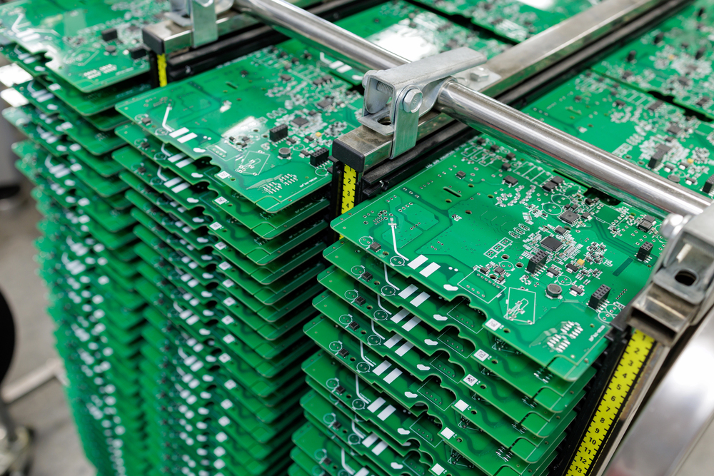 High‑speed PCB traces and connectors